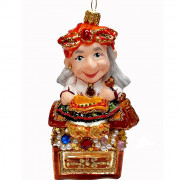 Баба Яга на сундуке
