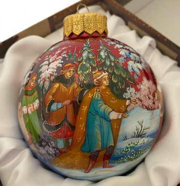 Новогодний шарик с миниатюрной художественной росписью Палех по сказке «Двенадцать месяцев».