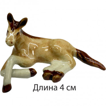 «Жеребёнок» - мини фигурка из фарфора. Длина 4 см.