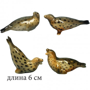 «Нерпа» - миниатюрная фигурка из фарфора. Длина 4 см.