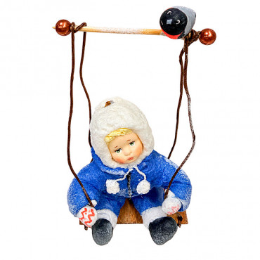 Новогодняя игрушка из ваты «Малыш на качелях».